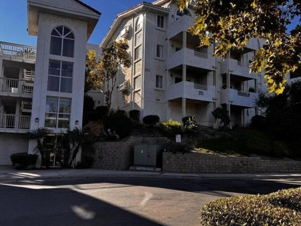 2713 Antonio Drive, Unit 203, Camarillo, CA 93010