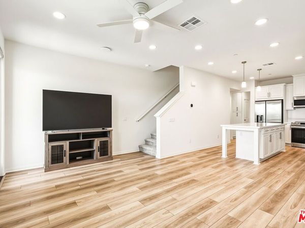 1095 N Harbor Blvd, Anaheim, CA 92801