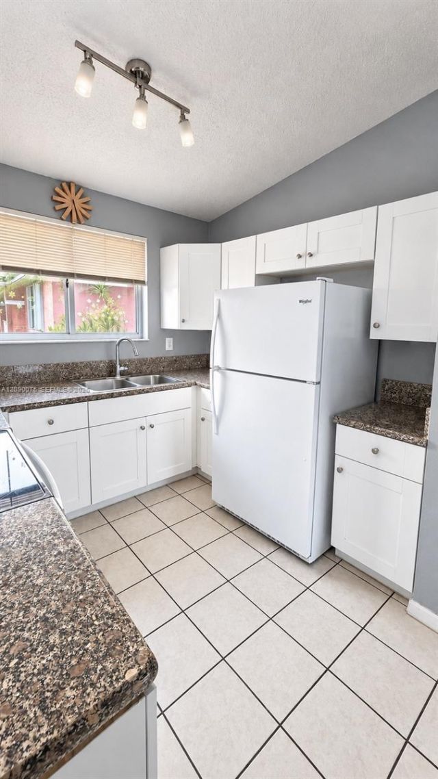 5800 W 18th Ln, Unit 205, Hialeah, FL 33012 Photo