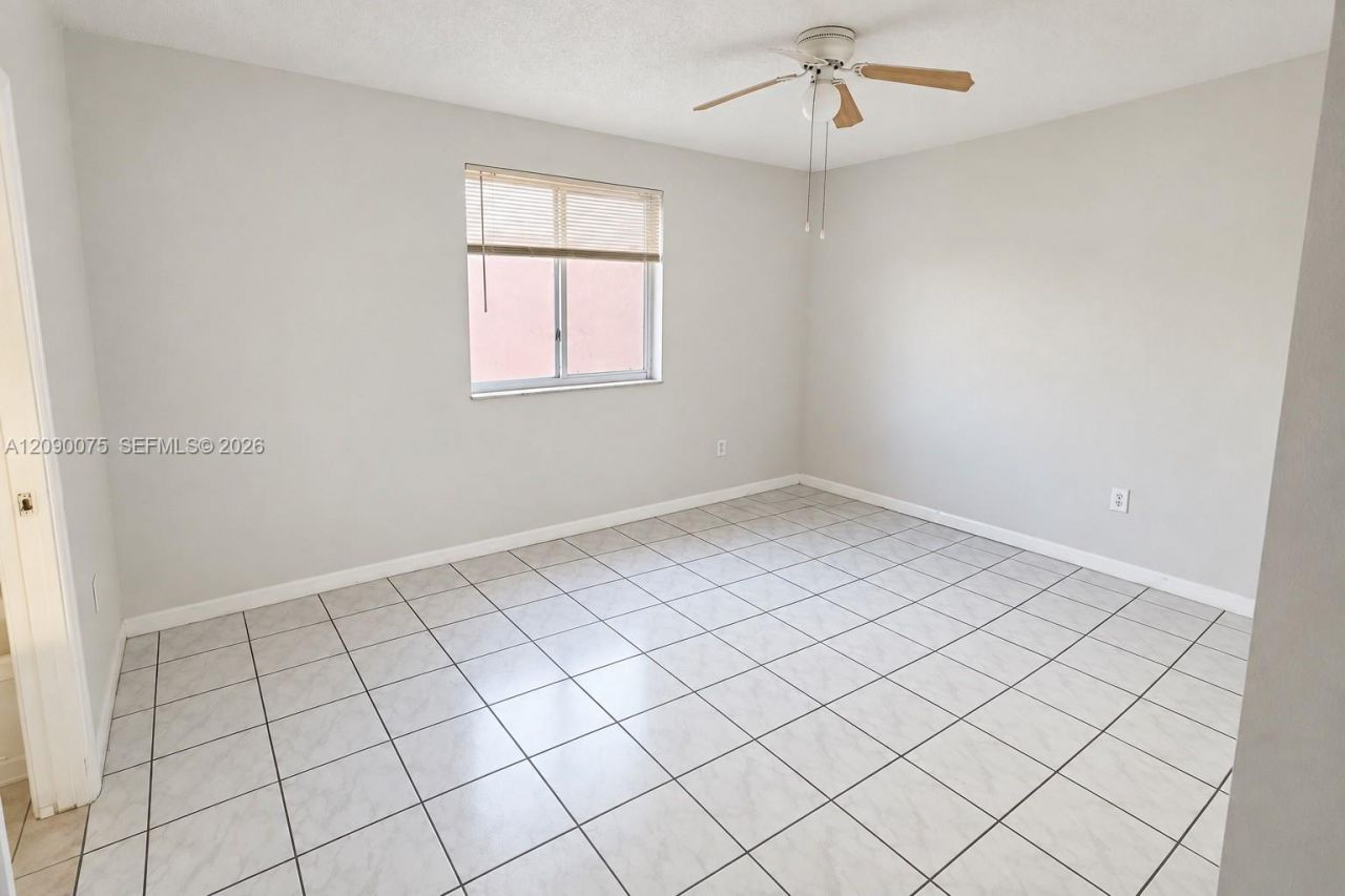 5800 W 18th Ln, Unit 205, Hialeah, FL 33012 Photo