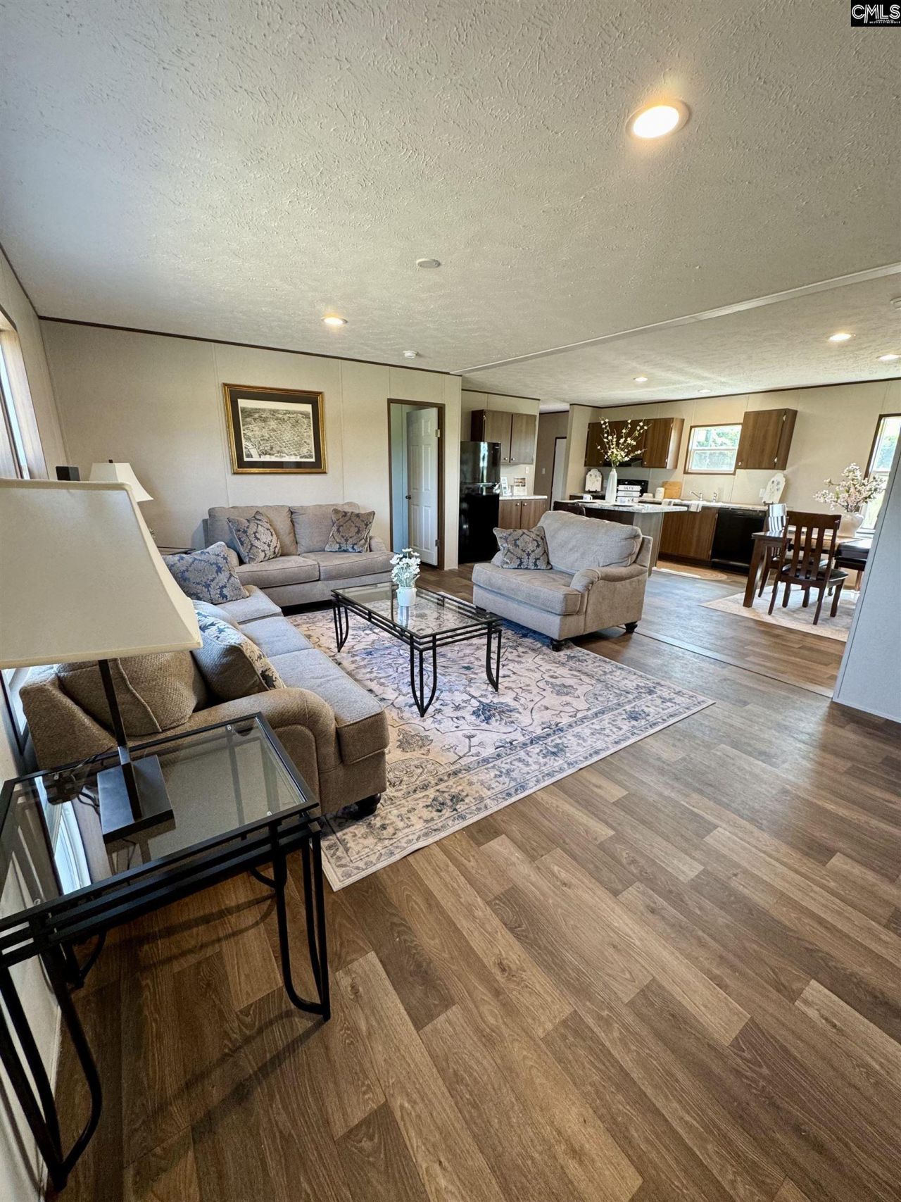 1068 Preference Road  Photo 4
