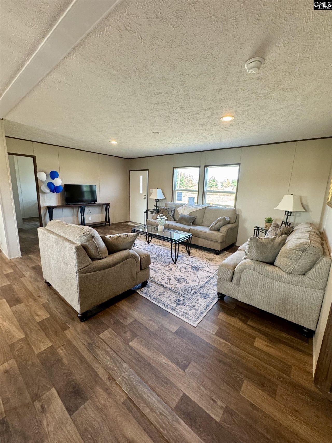 1068 Preference Road  Photo 5