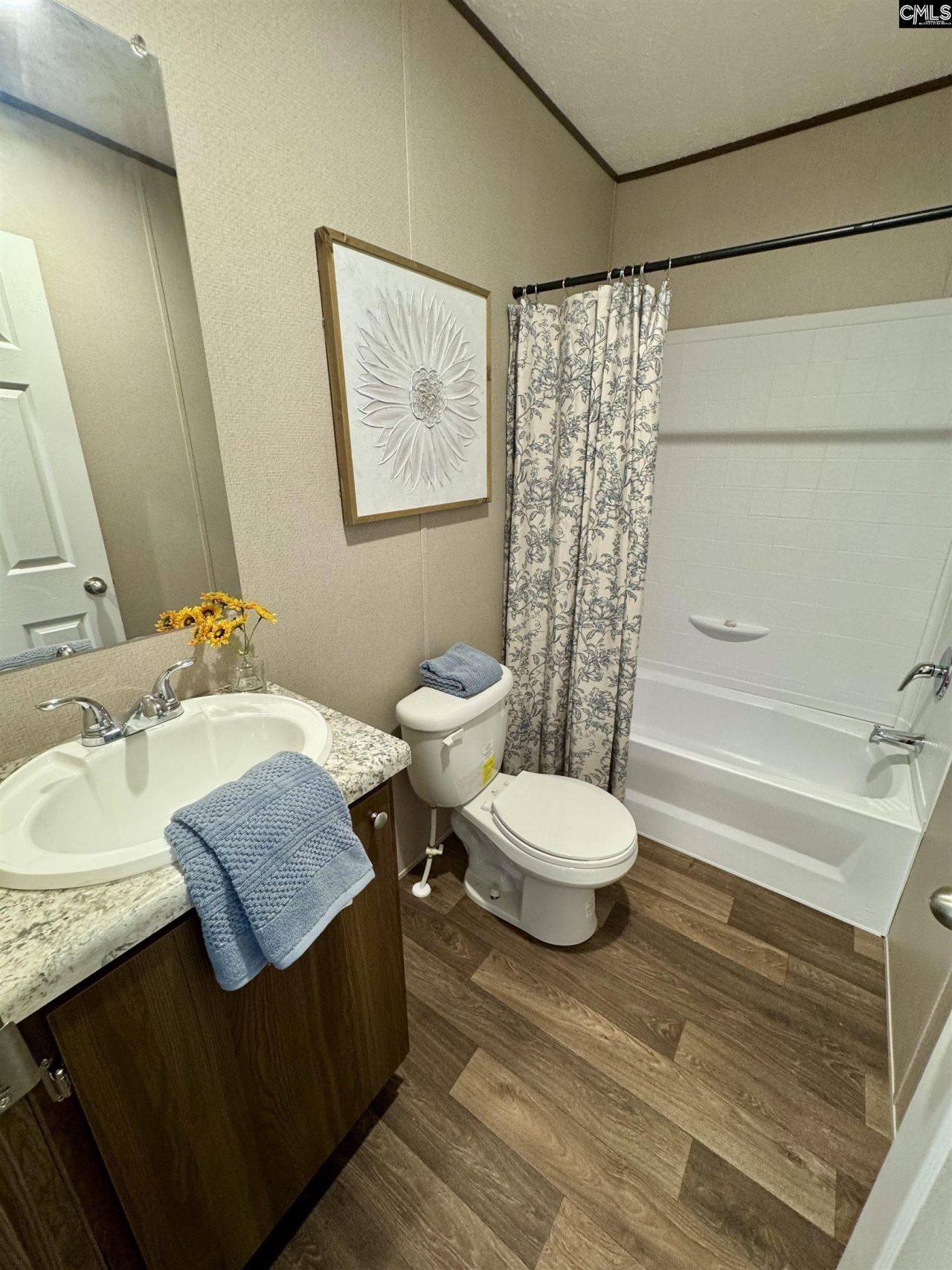 1068 Preference Road  Photo 9