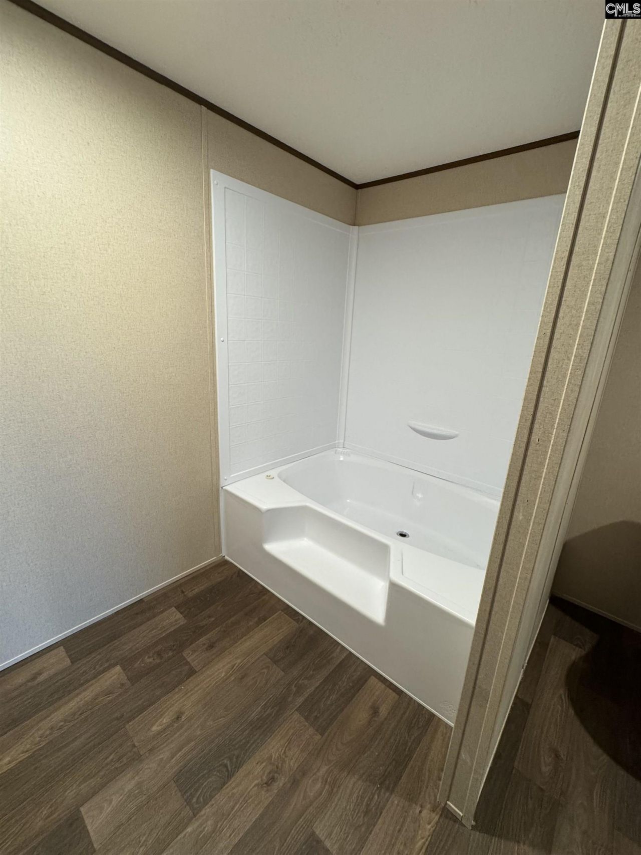 1062 Preference Road  Photo 8