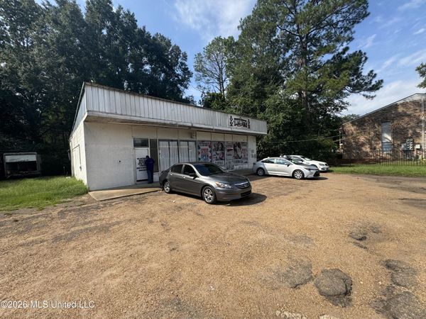 405 Beasley Road, Jackson, MS 39206