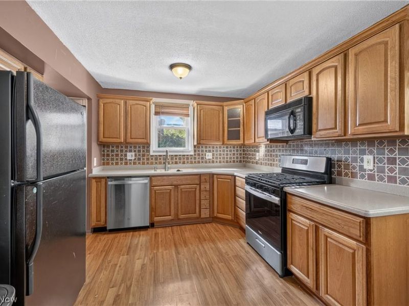 1128 Irene Road, Lyndhurst, OH 44124 Photo 15