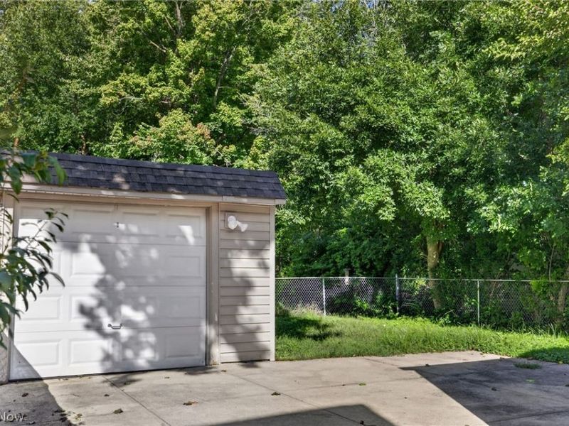 1128 Irene Road, Lyndhurst, OH 44124 Photo 5