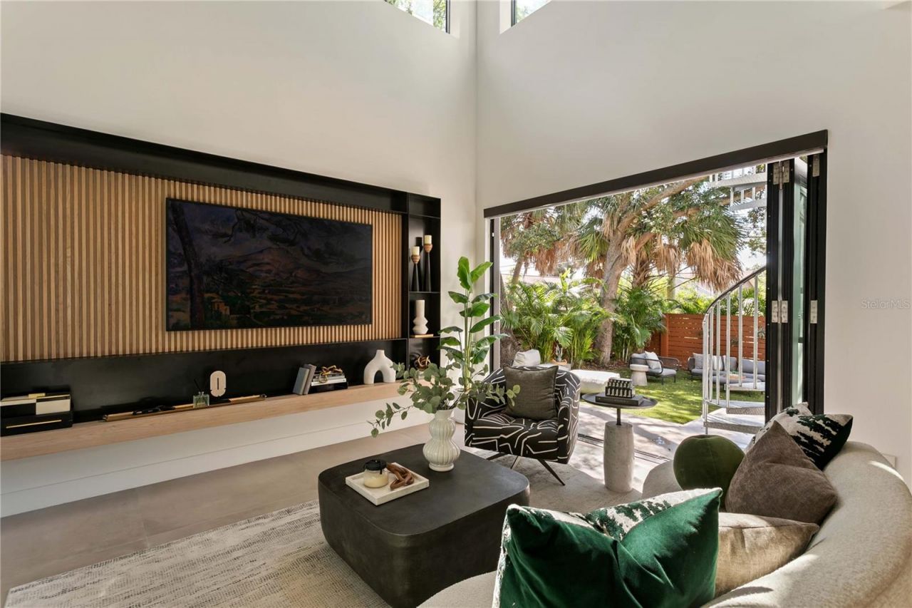 1322 W Grace Street, Tampa, FL 33607 Photo