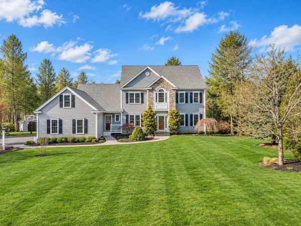 14 Iarussi Way, Medway, MA 02053