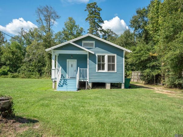 30180 Smith Dr, Walker, LA 70785