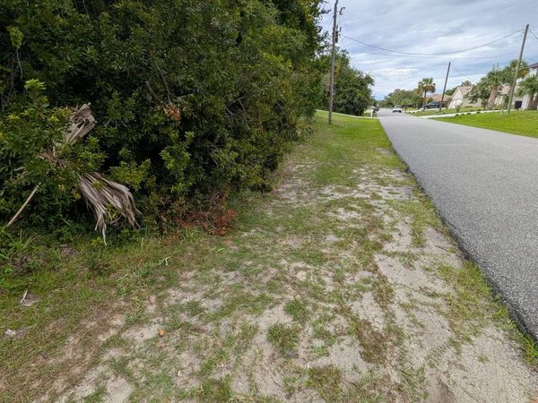 9 Columbia Ln, Palm Coast, FL 32137