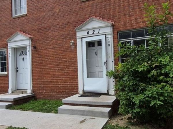 421 Kenwood Drive, Unit H1, Euclid, OH 44123