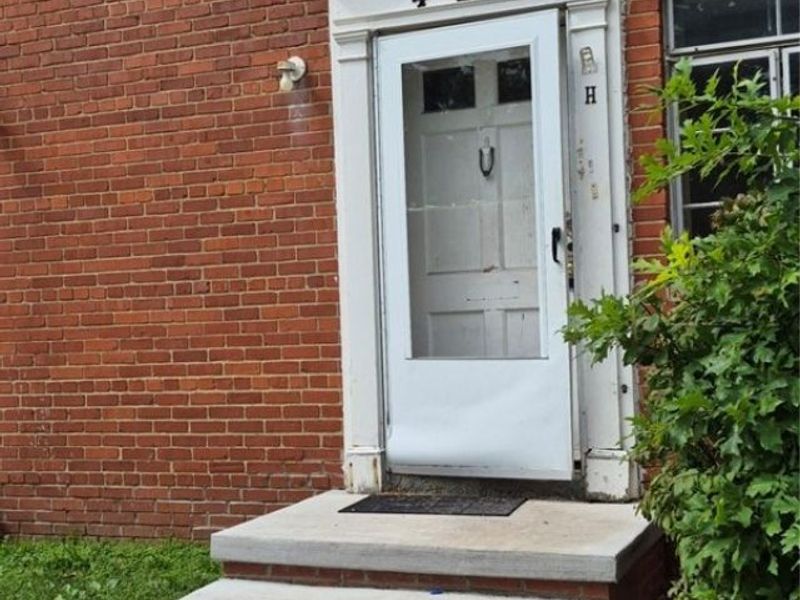 421 Kenwood Drive, Unit H1, Euclid, OH 44123 Photo 2