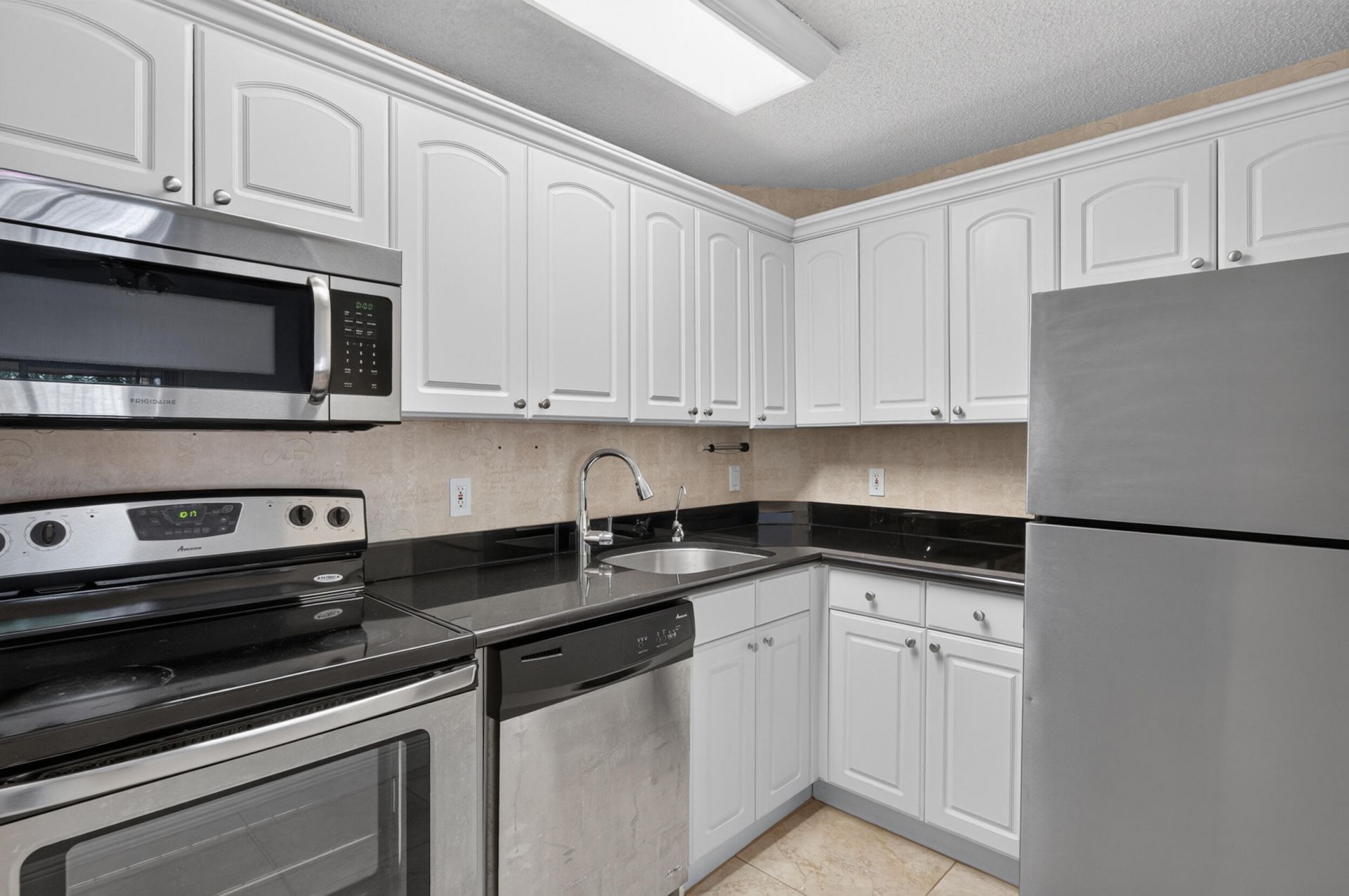 10765 Cleary Boulevard, Unit 307, Plantation, FL 33324 Photo