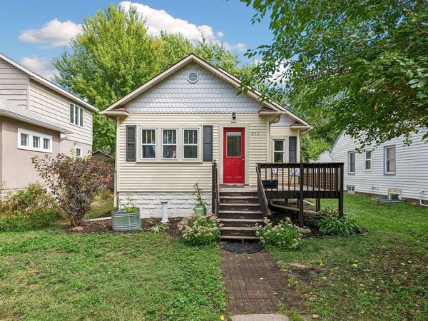 862 21st Avenue SE, Minneapolis, MN 55414