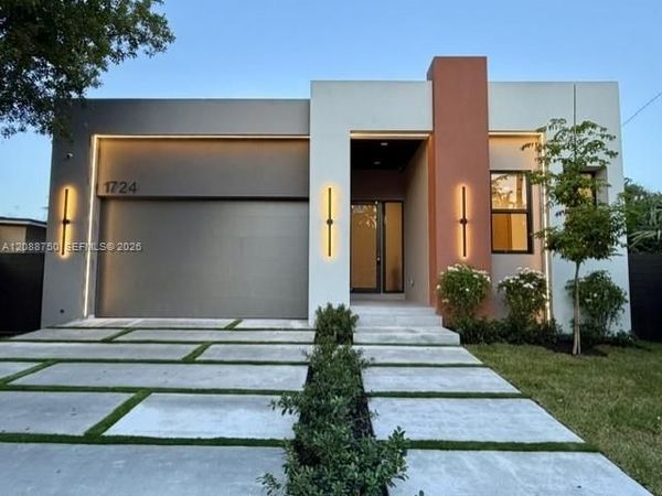 1724 NE 16th Ave , Fort Lauderdale, FL 33305