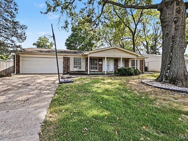 670 Brookstone Drive, Florissant, MO 63033