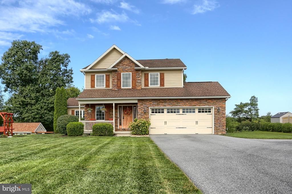6 HARVEY CIRCLE, HUMMELSTOWN, PA 17036