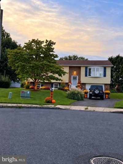 418 GOOD AVENUE , WOMELSDORF, PA 19567