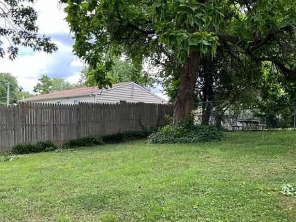 425 . CLOVIS AVENUE, CAPITOL HEIGHTS, MD 20743
