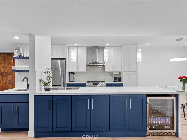 5325 Lindley Avenue, Unit 106, Tarzana, CA 91356