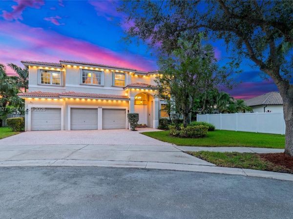 16759 NW 15th St, Pembroke Pines, FL 33028