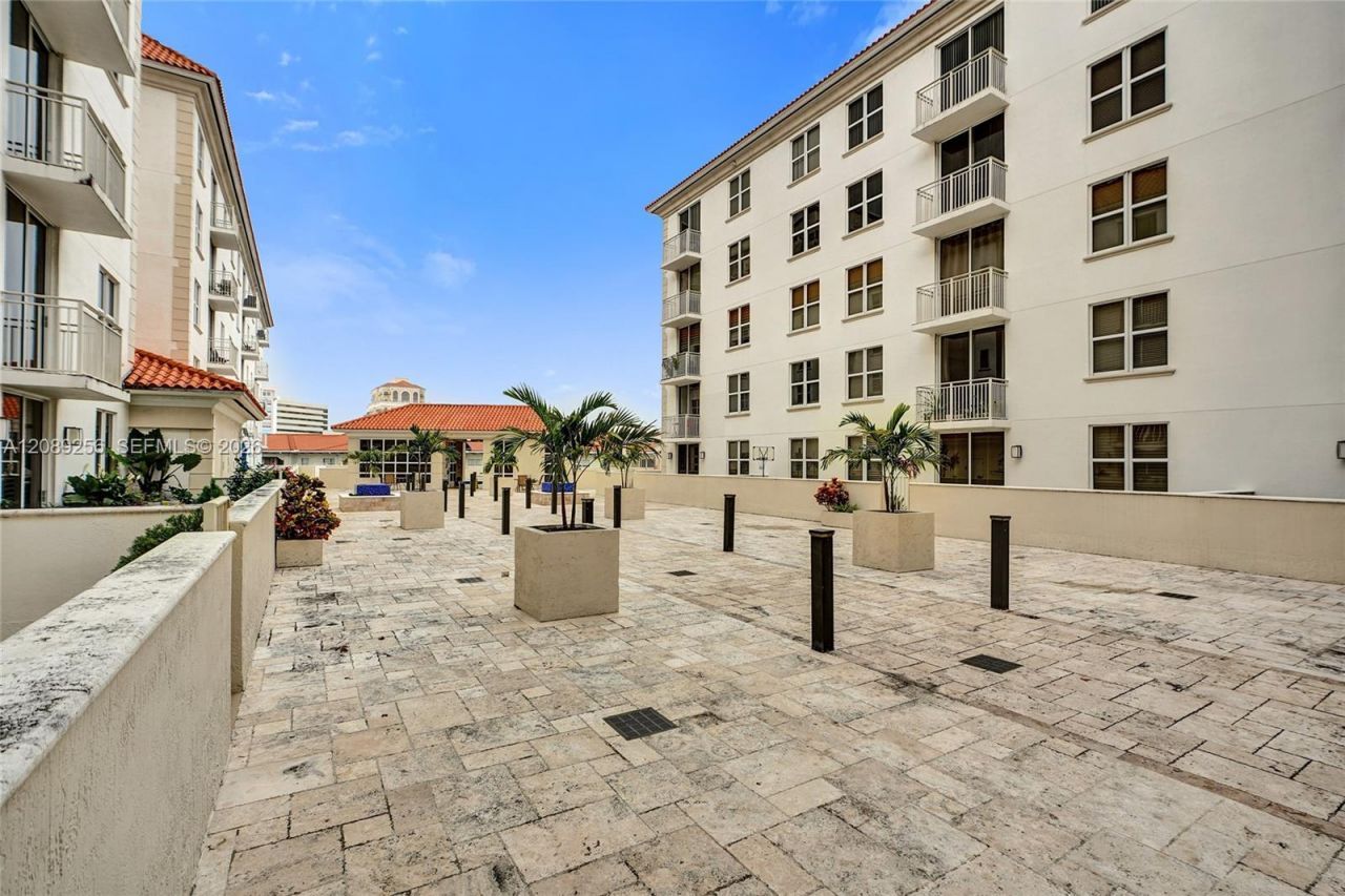 2030 S Douglas Rd, Unit 401, Coral Gables, FL 33134 Photo