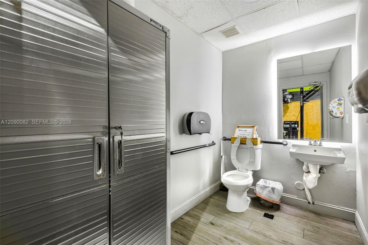 2451 NW 109th Ave, Unit 6, Sweetwater, FL 33172 Photo