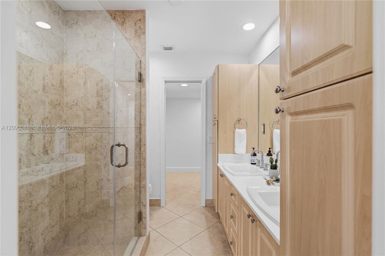 7311 Sabal Dr, Miami Lakes, FL 33014 Photo