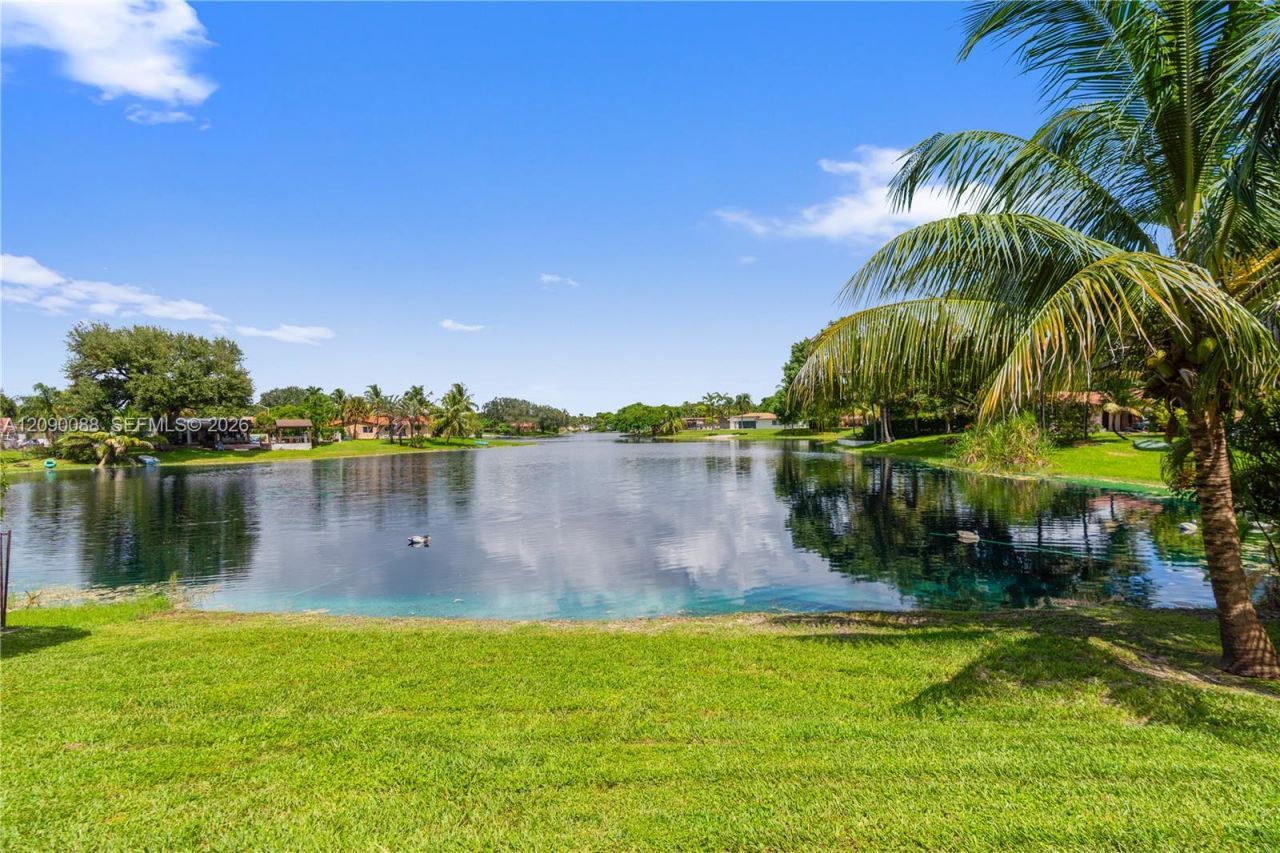7311 Sabal Dr, Miami Lakes, FL 33014 Photo