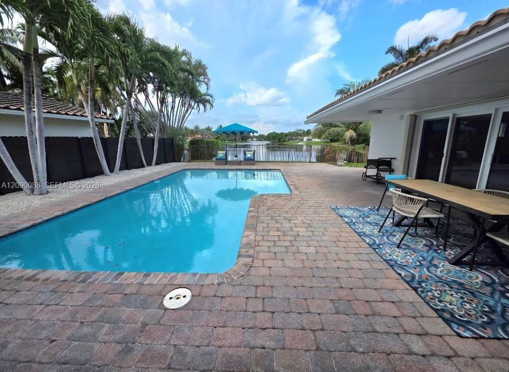 7311 Sabal Dr, Miami Lakes, FL 33014 Photo