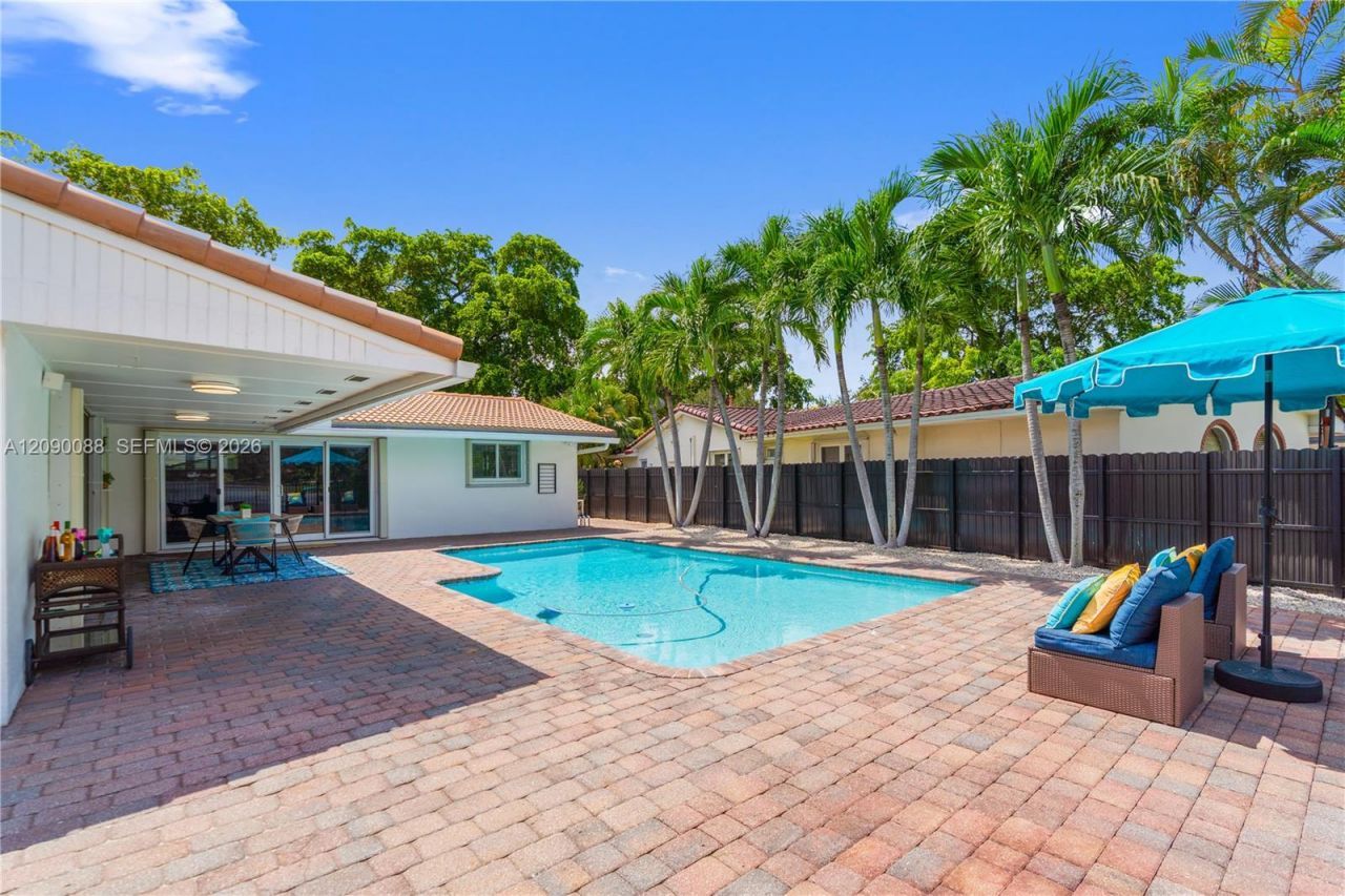 7311 Sabal Dr, Miami Lakes, FL 33014 Photo