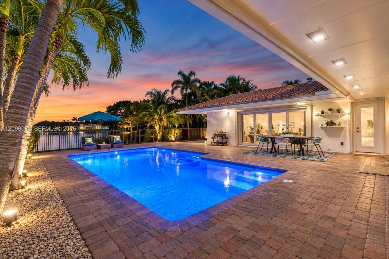 7311 Sabal Dr, Miami Lakes, FL 33014 Photo