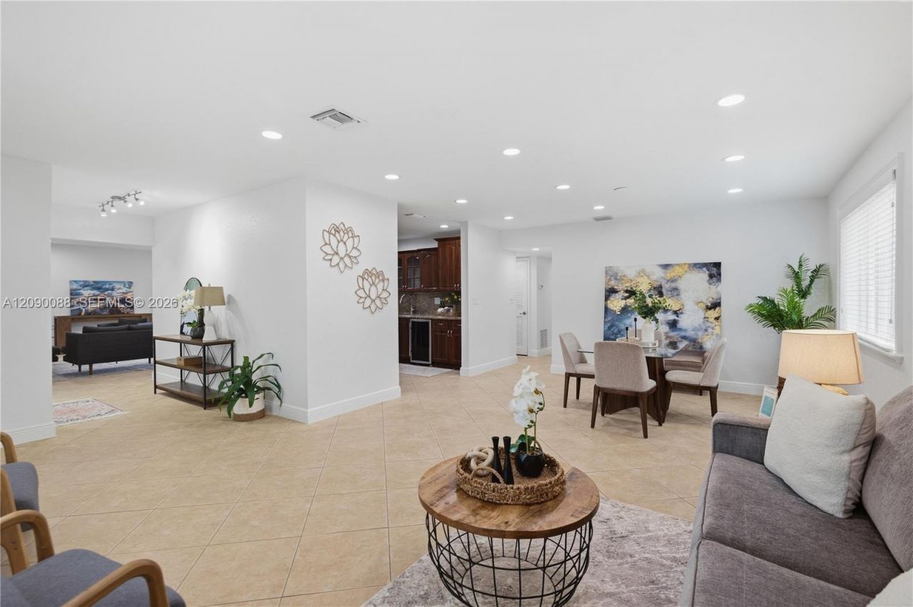 7311 Sabal Dr, Miami Lakes, FL 33014 Photo