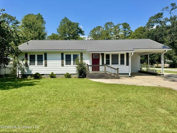 429 E Franklin Street, Quitman, MS 39355