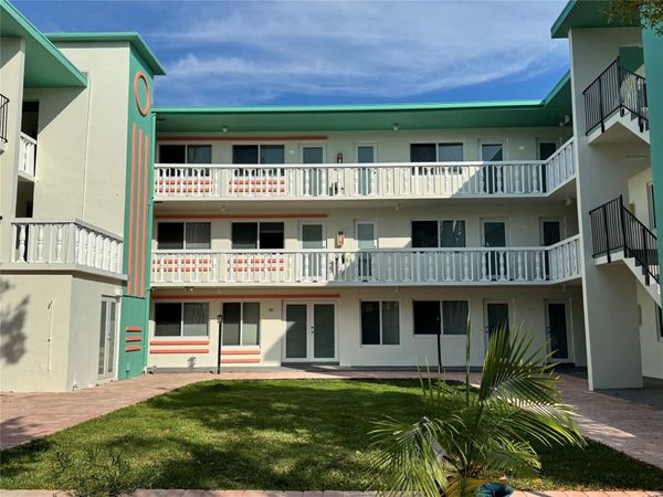 1857 Jefferson Street, Unit 302, Hollywood, FL 33020