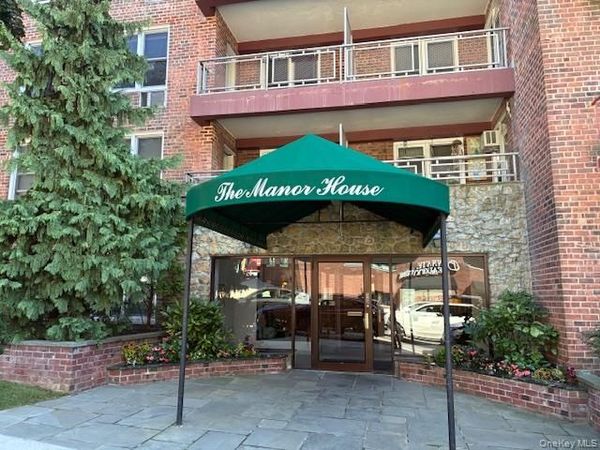 241-20 Northern Blvd, Unit 2C, Douglaston, NY 11362