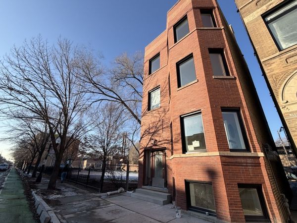 2114 W Augusta Avenue, Unit 2, Chicago, IL 60622