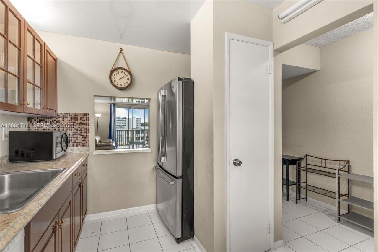 1700 NE 191st St, Unit 508, Miami, FL 33179 Photo