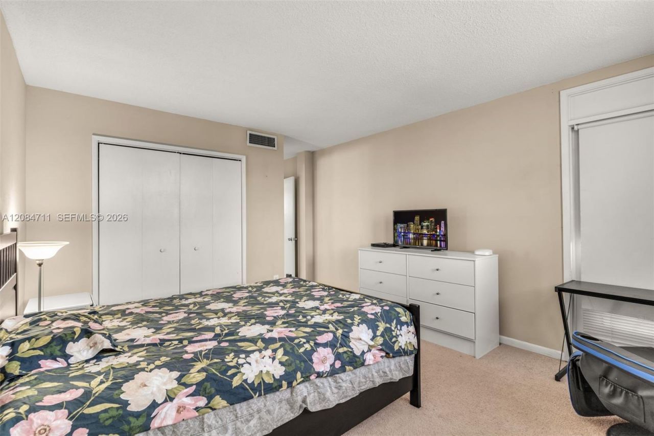 1700 NE 191st St, Unit 508, Miami, FL 33179 Photo