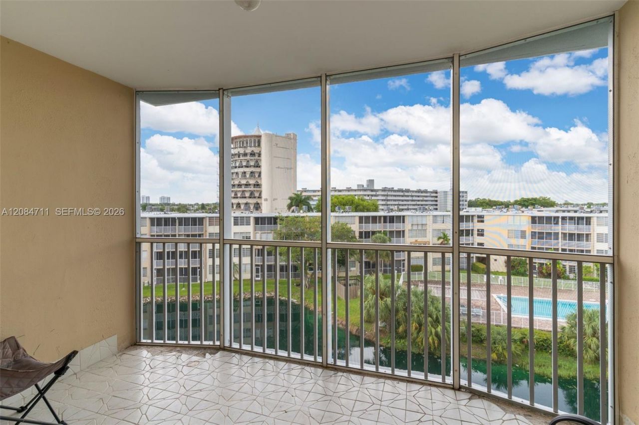 1700 NE 191st St, Unit 508, Miami, FL 33179 Photo