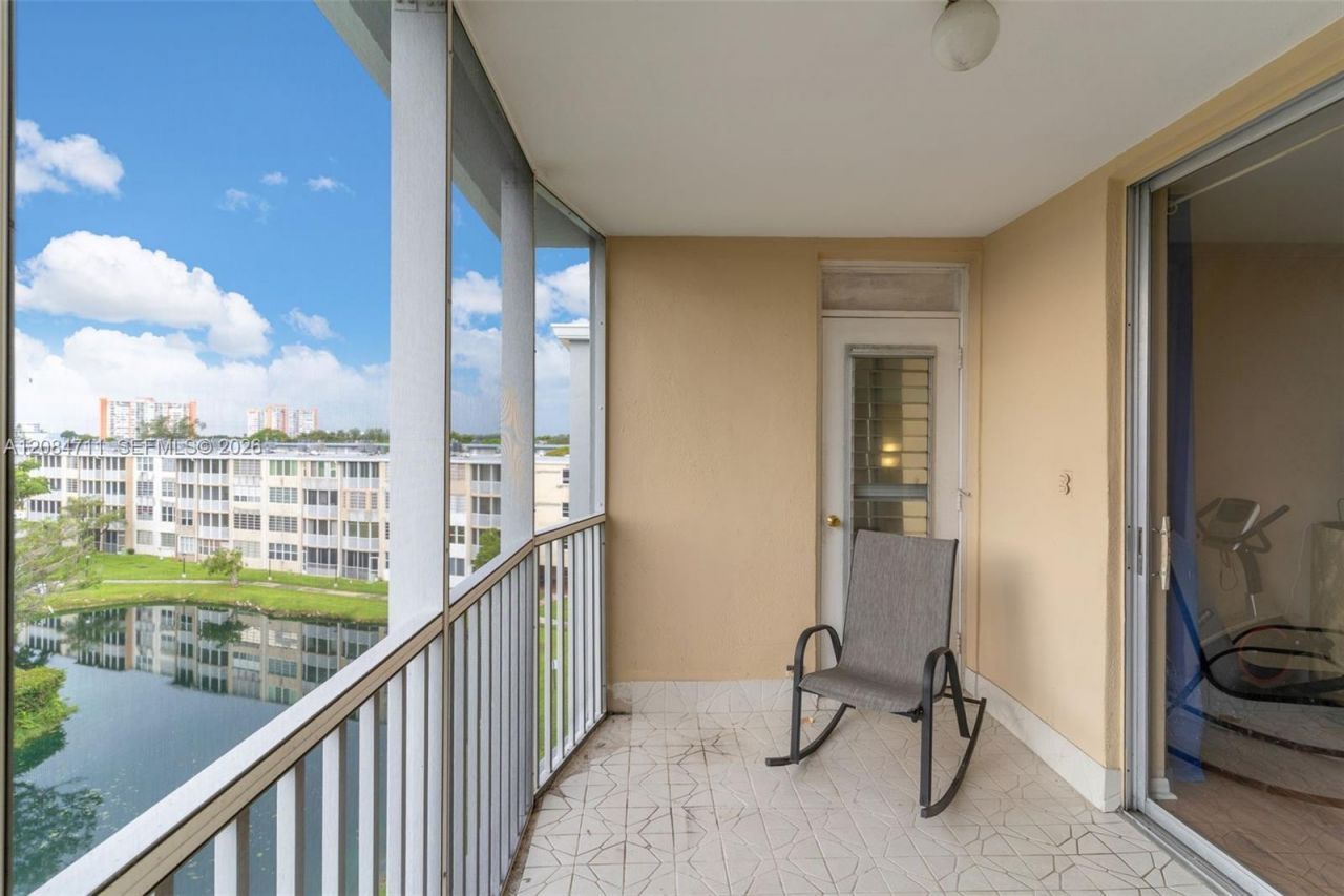 1700 NE 191st St, Unit 508, Miami, FL 33179 Photo