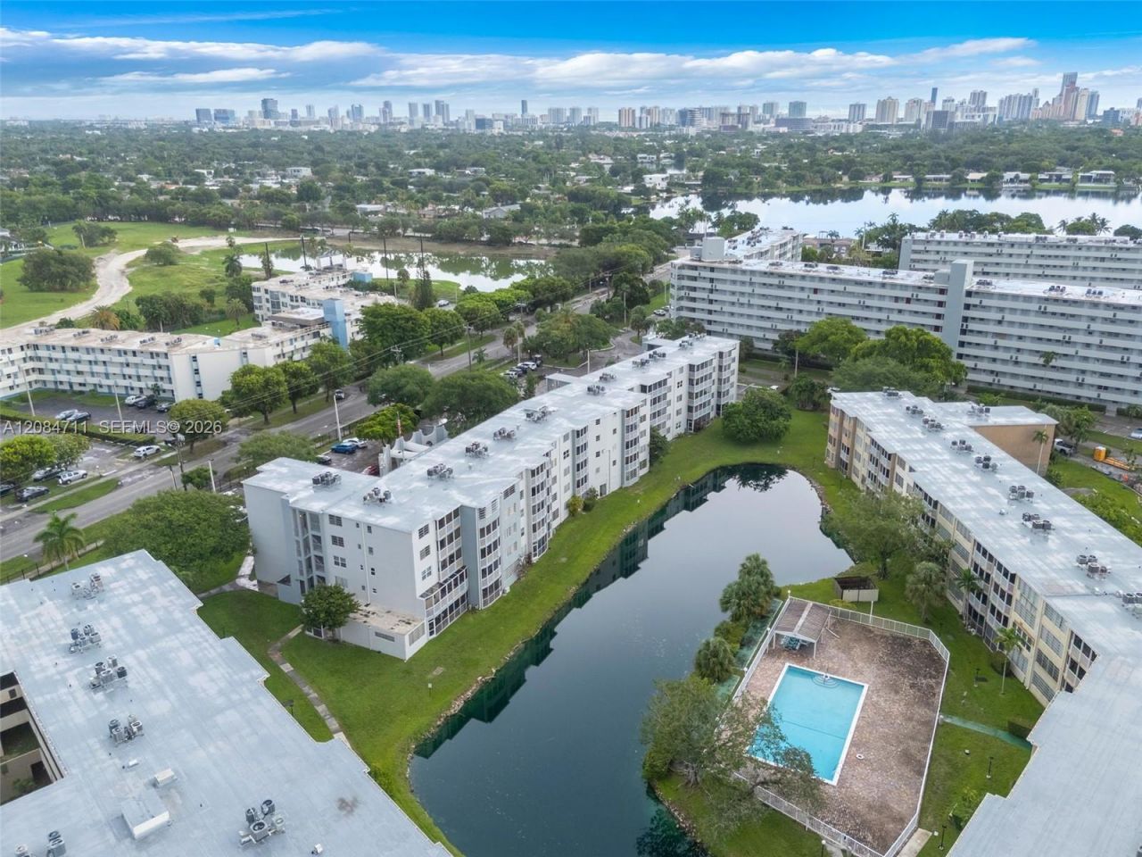1700 NE 191st St, Unit 508, Miami, FL 33179 Photo