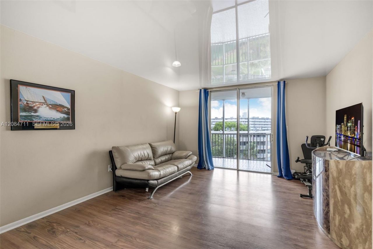 1700 NE 191st St, Unit 508, Miami, FL 33179 Photo