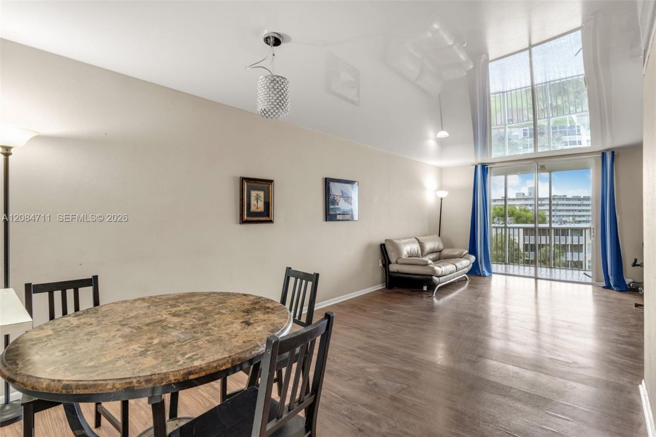 1700 NE 191st St, Unit 508, Miami, FL 33179 Photo