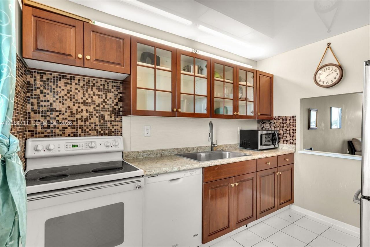 1700 NE 191st St, Unit 508, Miami, FL 33179 Photo