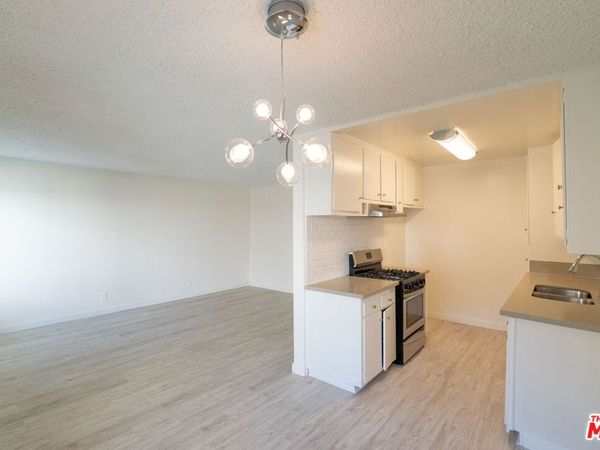 7548 W HAMPTON Avenue, Unit 104, West Hollywood, CA 90046
