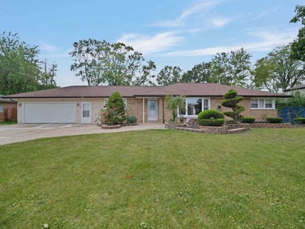 2244 205th Street , Chicago Heights, IL 60411
