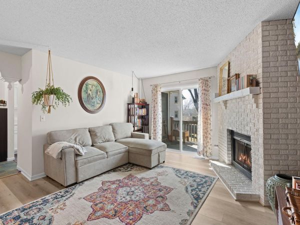 3861 Gold Point, Unit B, Eagan, MN 55122