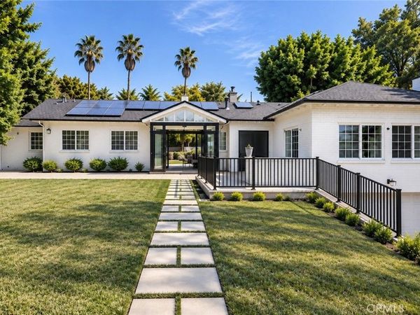 16633 Oak View Drive, Encino, CA 91436